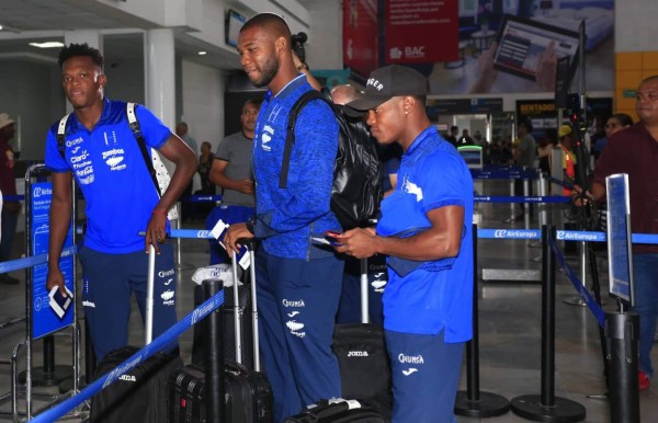 Selección de Honduras partió rumbo a Trinidad y Tobago para su debut en la Liga de Naciones