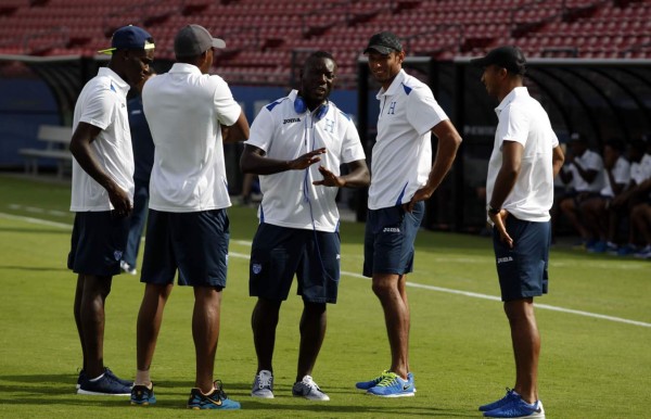 Honduras pisó la cancha donde debutará ante EUA