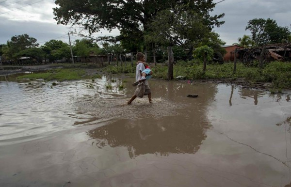 Lluvias causan inundaciones y hacen colapsar viviendas en Nicaragua