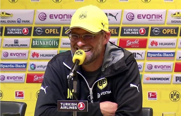 VIDEO: Jürgen Klopp, en español: '¡Una cerveza, por favor!”