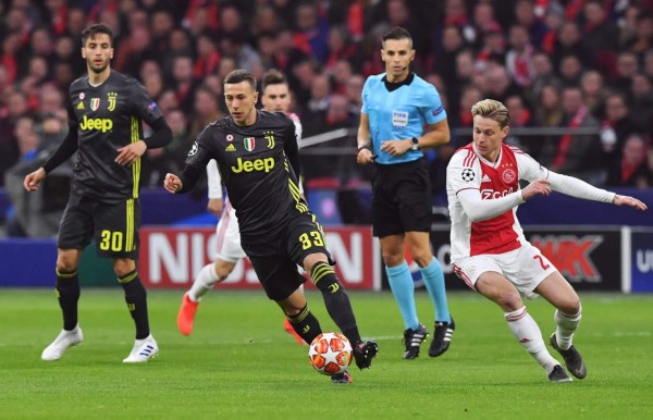 Ajax y Juventus empatan en Holanda y dejan todo para la vuelta