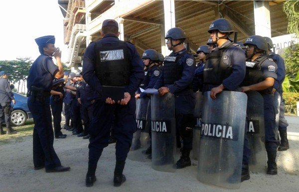 Más de 500 policías en el juego Honduras-México