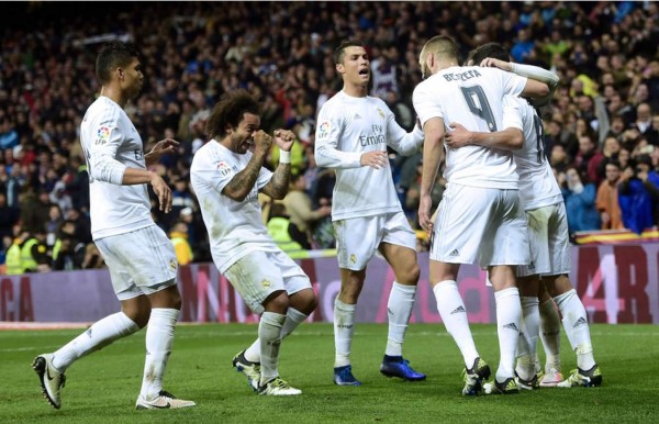 Real Madrid golea al Villarreal y también resiste el pulso