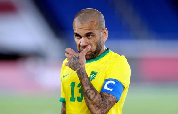 Dani Alves anuncia que no jugará en ningún club en lo que resta de 2021