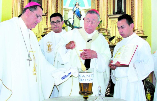 Cardenal Rodríguez insta a formar familias en la fe