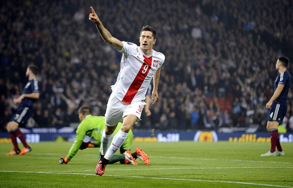 Lewandowski no para y marca doblete con Polonia