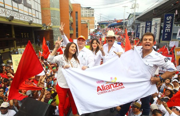 Alianza Opositora realiza marcha en Tegucigalpa