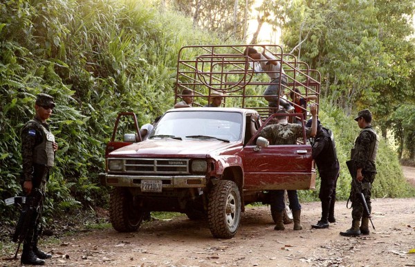 La Fuerza Maya Chortí en operativos en el paso Los García de Omoa, Cortés, que es frontera con Guatemala.