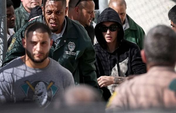 Justin Bieber queda libre tras pagar fianza de 2,500 dólares