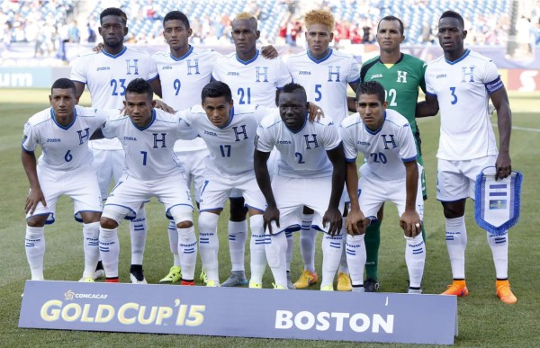 ¿Debe jugar Honduras con dos delanteros ante Haití?