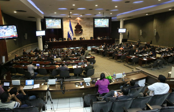 Arrecian cabildeos por directiva de nuevo Congreso de Honduras