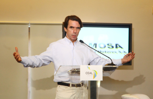 Aznar: 'En el mundo de la economía global no se regala nada'