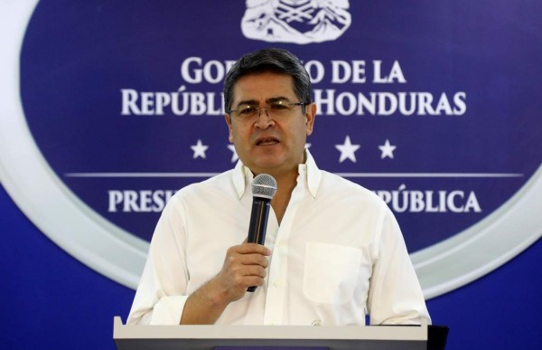 Juan Orlando Hernández sanciona reforma a ley para compra de vacunas contra el coronavirus
