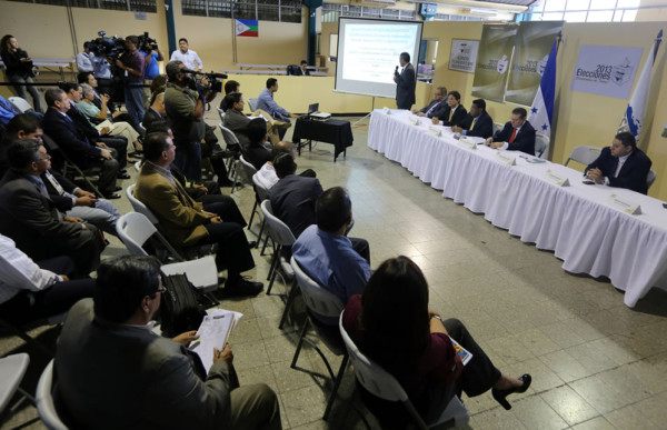 Honduras explica a diplomáticos proceso para elecciones de noviembre