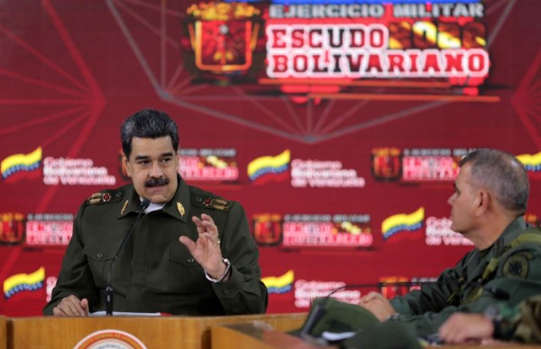 Maduro reaparece con uniforme militar de Chávez y reta a Trump