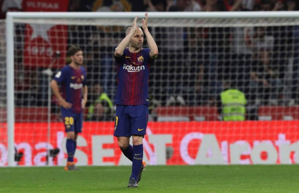 Le piden perdón a Iniesta por no haberle dado un Balón de Oro