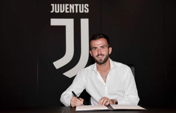 Pjanic renueva su contrato con la Juventus