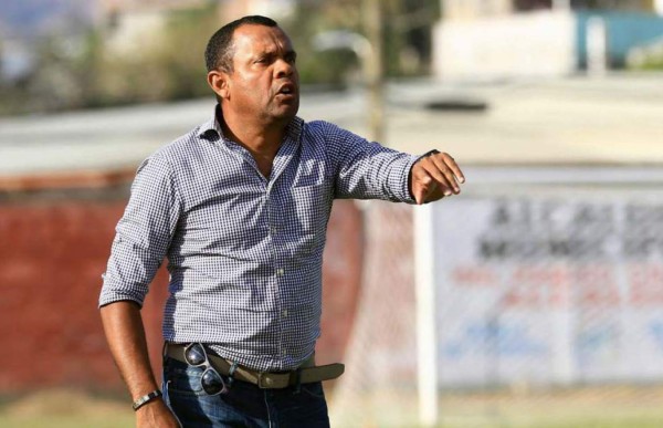 Entrenador Raúl Cáceres anuncia su salida del Real de Minas con emotivas palabras