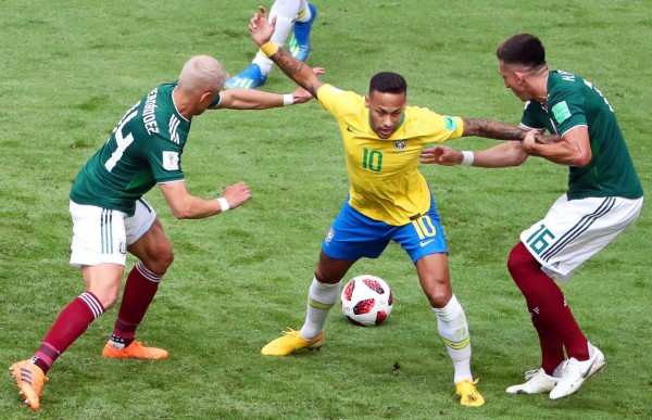 Brasil doblega a México y los elimina del Mundial de Rusia