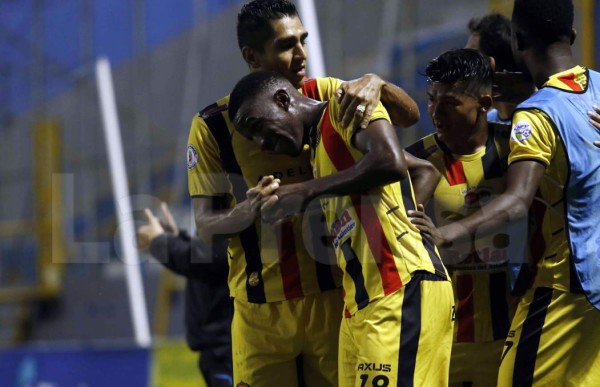 Real España vence al Juticalpa y clasifica a las semifinales