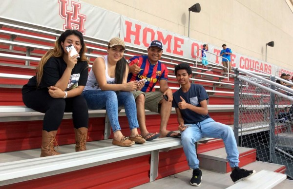 Afición catracha cobija a la Selección de Honduras en Houston