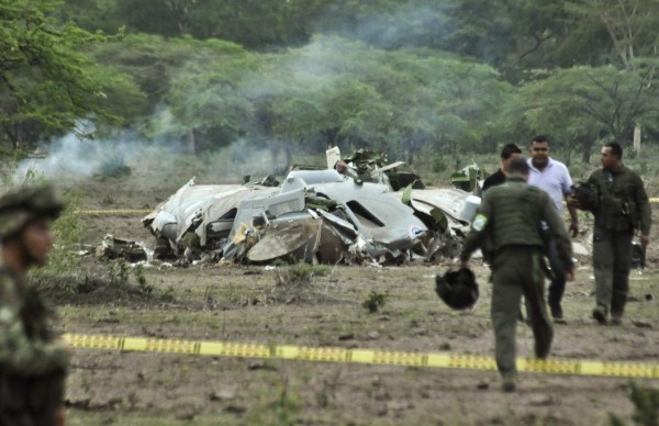 Reinicia rescate de 11 militares muertos en accidente en Colombia