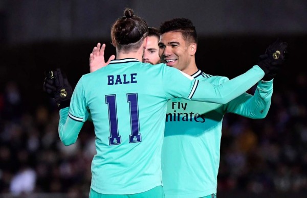 Gareth Bale celebrando su gol con Casemiro. Foto AFP