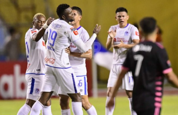 ¡Doblete de ensueño! Los goles de Yustin Arboleda que evitaron la derrota del Olimpia ante Seattle Sounders