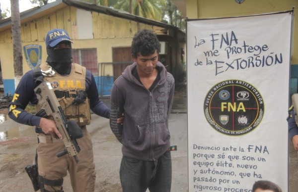 Capturan a supuesto extorsionador en La Ceiba