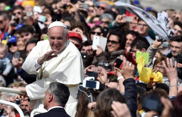 El Papa visitará Armenia, Georgia y Azerbaiyán   