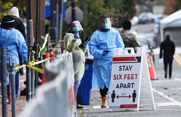 Estados Unidos supera el cuarto de millón de muertos por la pandemia