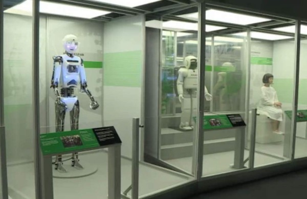 Robots de todos los tiempos protagonizan exhibición en Londres
