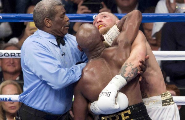 McGregor causa revuelo con terrible confesión de la 'pelea del siglo'