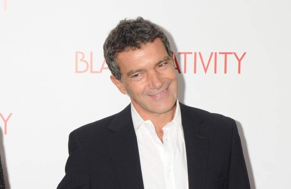 Antonio Banderas niega haber viajado a Brasil para 'retocarse' la cara