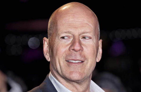 Bruce Willis intimida al novio de su hija Rumer