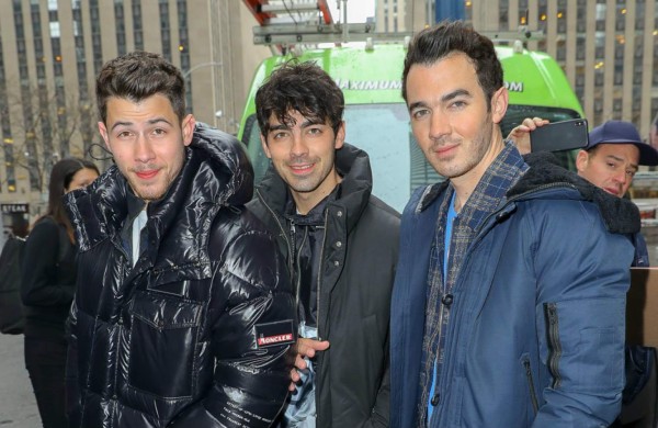 ¿Qué Jonas Brother se quitó antes el anillo de castidad?