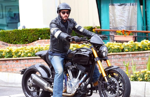 Por $150 mil podrá pasearte en moto por California con Keanu Reeves