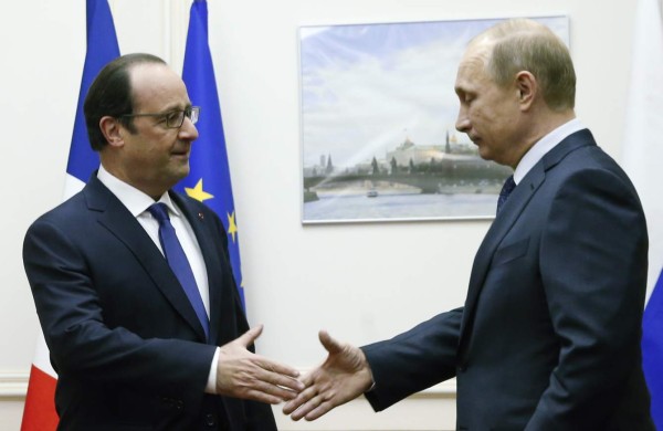 Hollande a Putin: Occidente y Rusia no deben ser separados por nuevos muros 