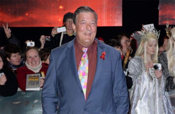 Stephen Fry se muda a Estados Unidos con su pareja