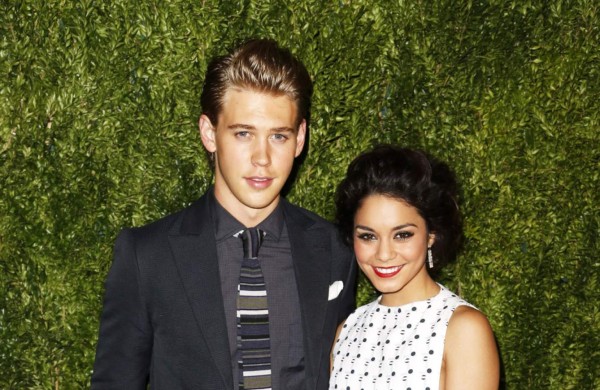 Hudgens y Austin celebran tercer aniversario