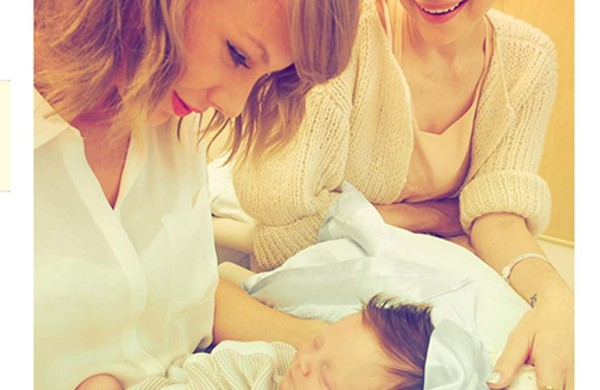 Taylor Swift ve a su ahijado por primera vez