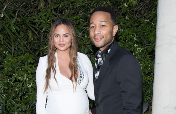 La hija de John Legend y Chrissy Teigen siente celos de su hermanito  