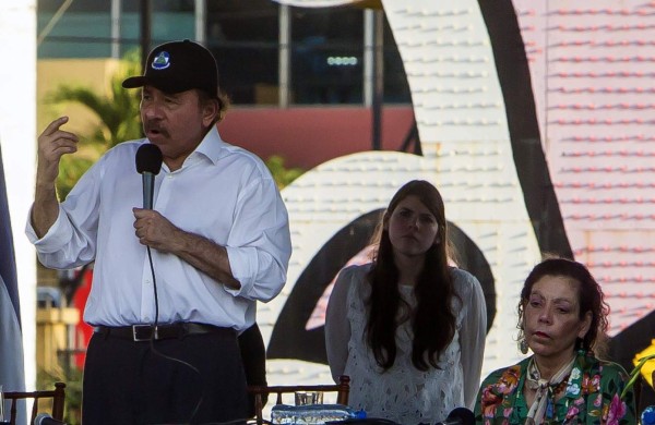 Daniel Ortega se aferra al poder tras estallido de violencia en Nicaragua