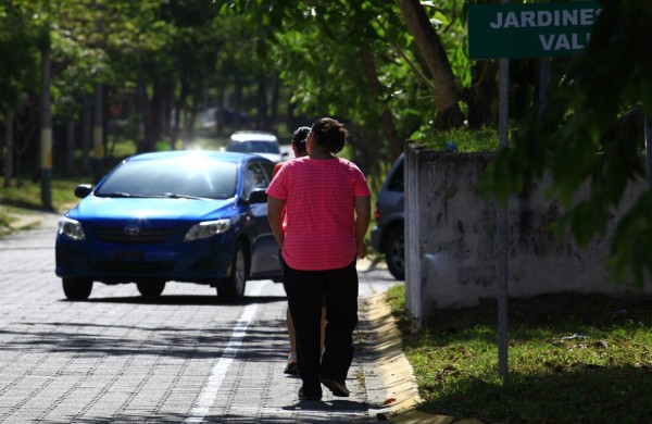 Caminantes denuncian descuido e inseguridad en bulevares