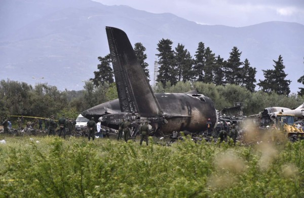 Más de 250 muertos en el accidente de un avión en Argelia 