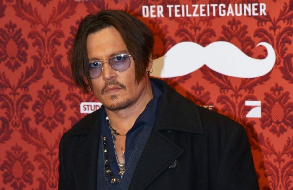 Johnny Depp apadrina a un murciélago