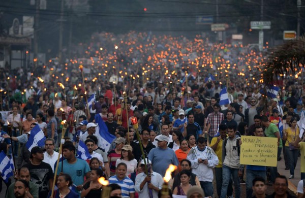 Marcha de antorchas contra la corrupción en Tegucigalpa