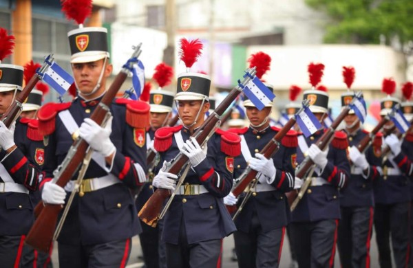 Derroche cívico en desfiles patrios de San Pedro Sula