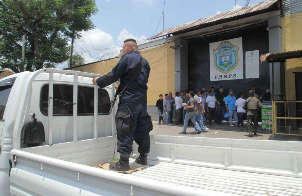 Penitenciarios piden incremento salarial