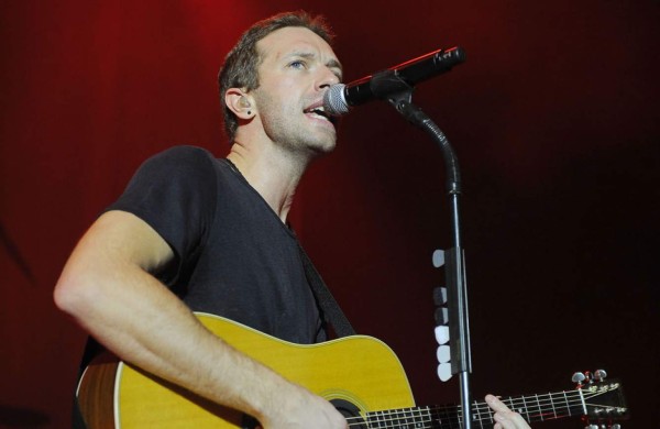 Chris Martin ayuna para cuidar su voz